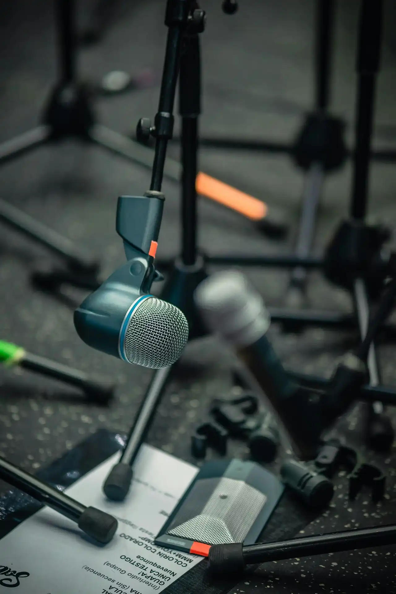 Live drumstel opnemen met professionele studio microfoons